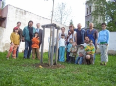 Fotografie z výsadby Vodňanského stromu Země 2009