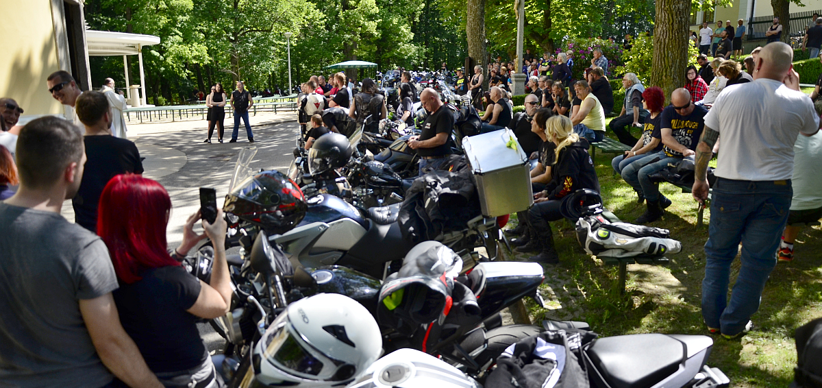 Obrázek - Fotografie z žehnání motorek na Lomci