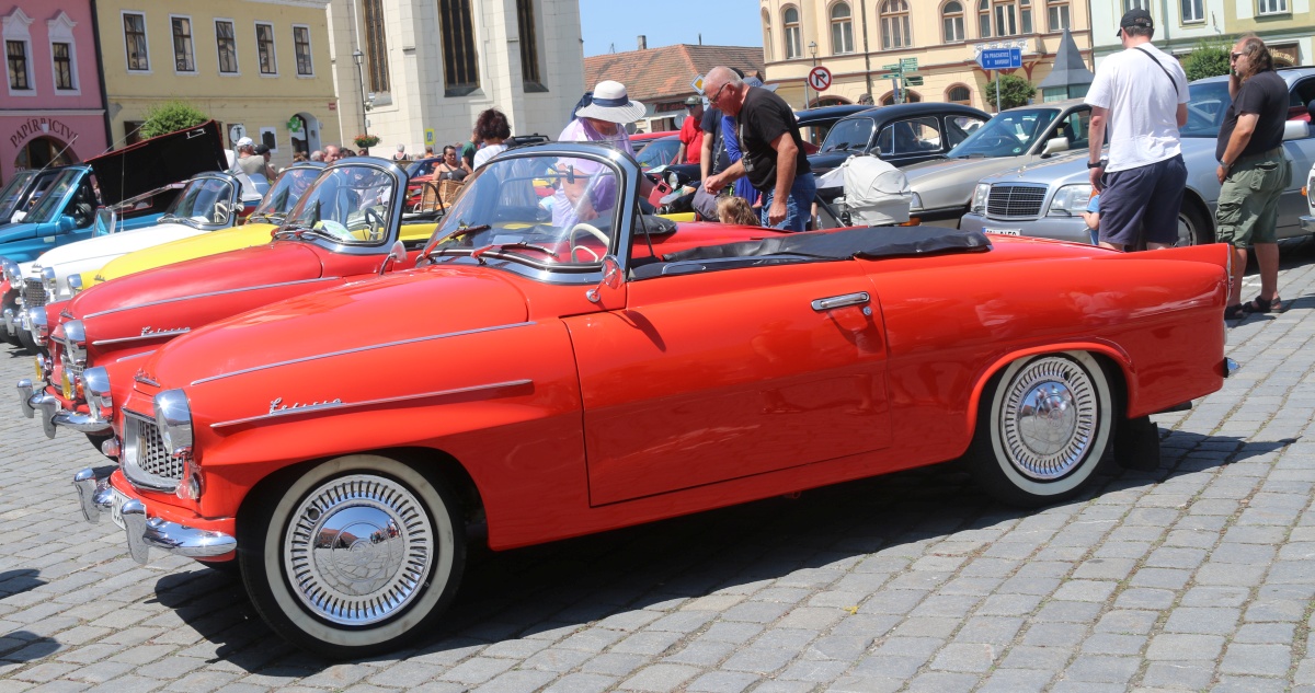 Obrázek - Foto - 9. výstava historických automobilů a motocyklů